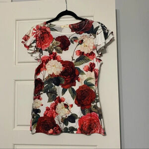Gaze USA white tee with red flowers size S